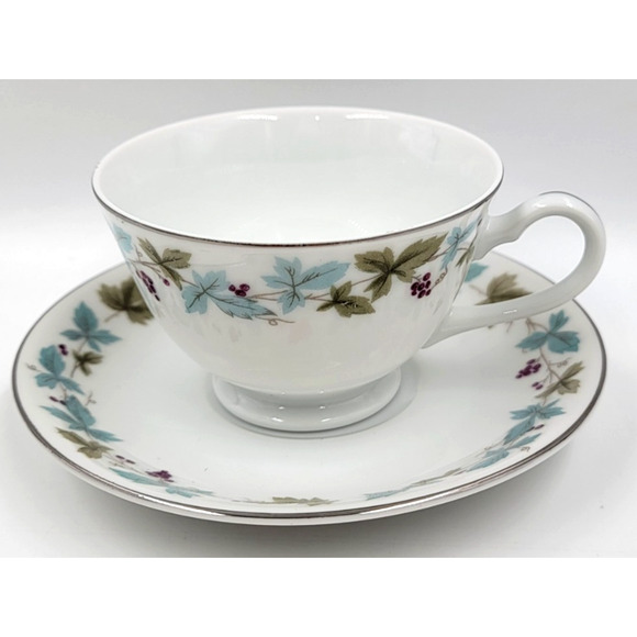 Vintage Fine China Japan 6701 Grapevine Blue Green Leaves Cup & Saucer Set of 2 - Picture 10 of 11
